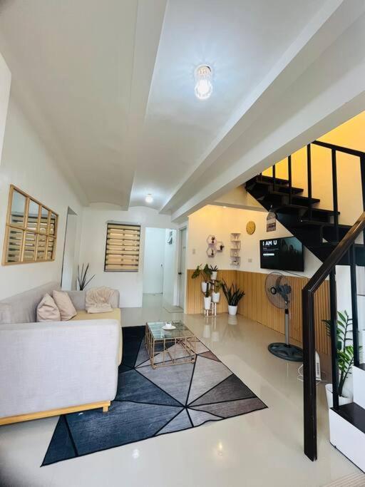 A Cozy 2-Bedroom Home In Malolos - Prime Location Exterior foto