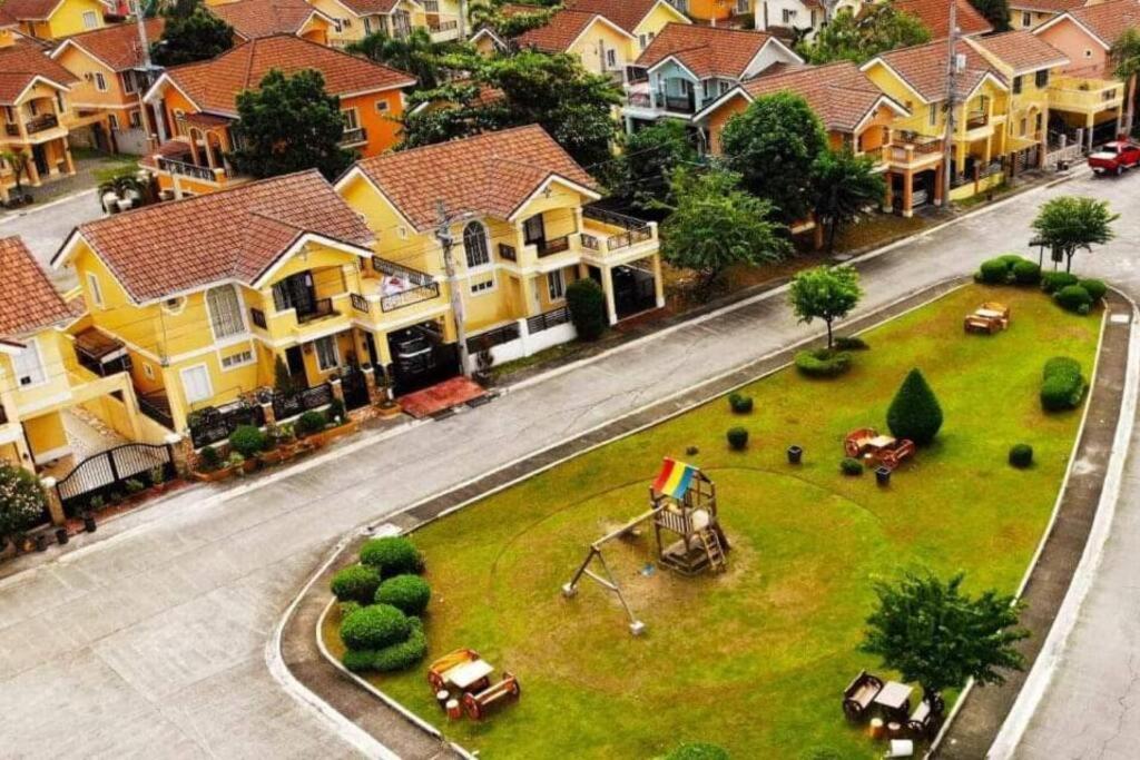 A Cozy 2-Bedroom Home In Malolos - Prime Location Exterior foto